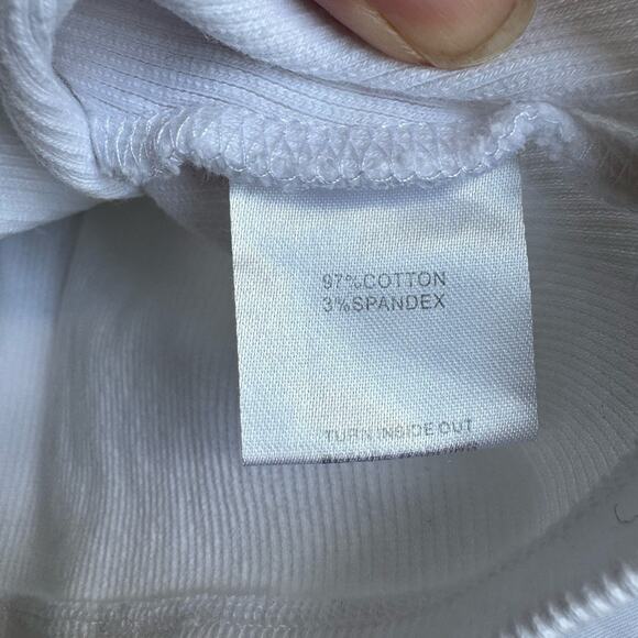 White Fox Boutique Women’s M Ribbed Cotton Crop Top White Sleeveless Stretch EUC - Picture 3 of 5